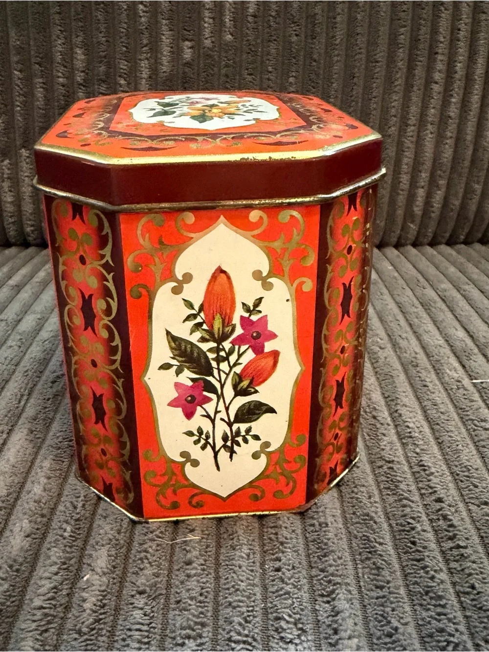 1970s vintage tin container